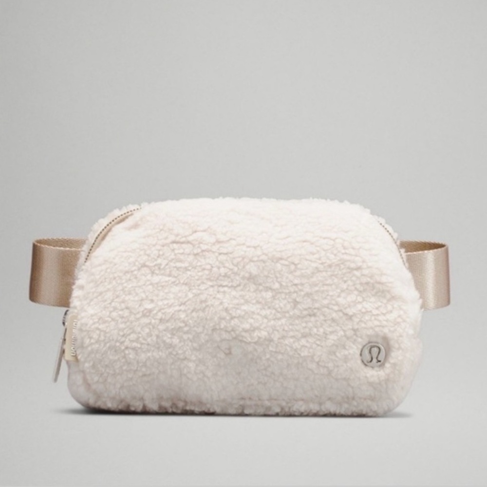 Brand new with Tag Lululemon fleece belt bag